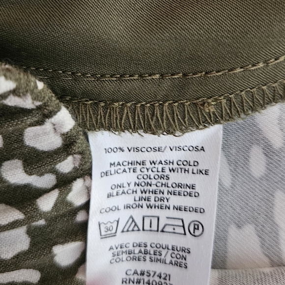 LOFT Wide Leg Olive Green and White Pants - Picture 6 of 6